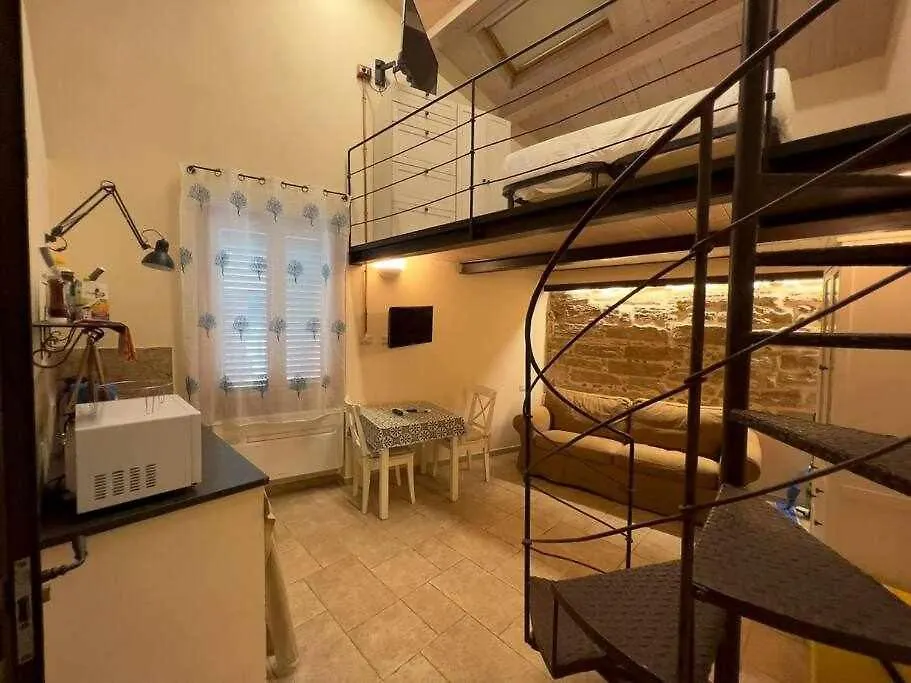 Suite Minerva 10 Steps From Piazza Civica ألغيرو